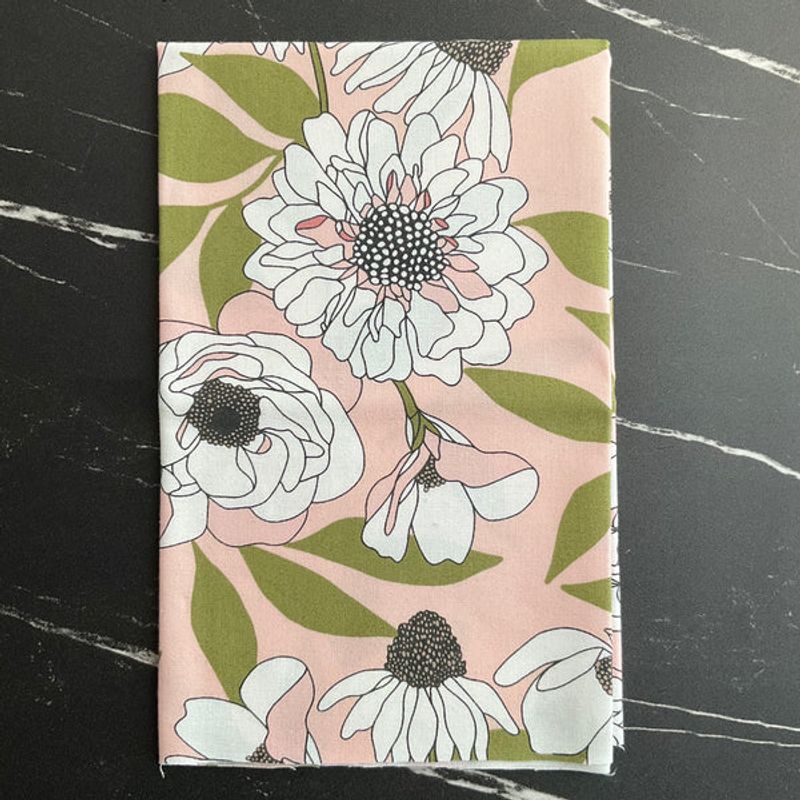Botany - hvit-rosa nyperose på lysrosa