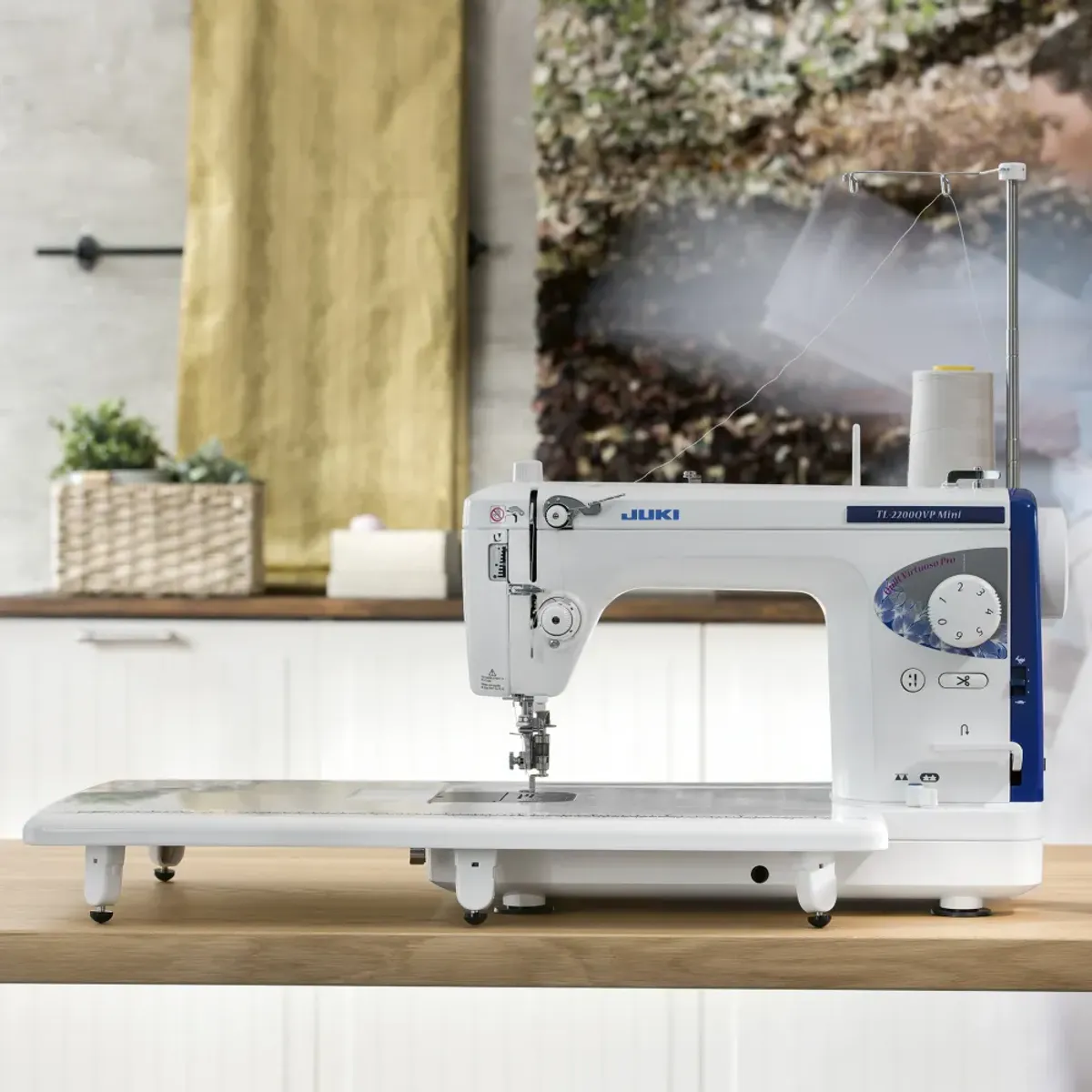 Kampanje! Juki TL-2200 QVP mini rettsømsmaskin