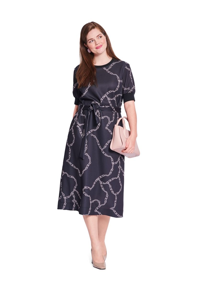 5651 - Burda - kjole & hoodie